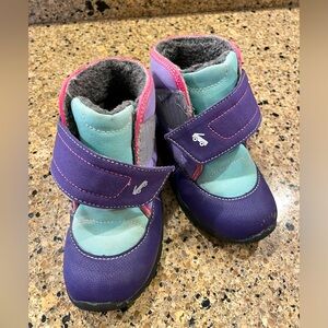 Lined girls boots, Velcro closure, light, comfy